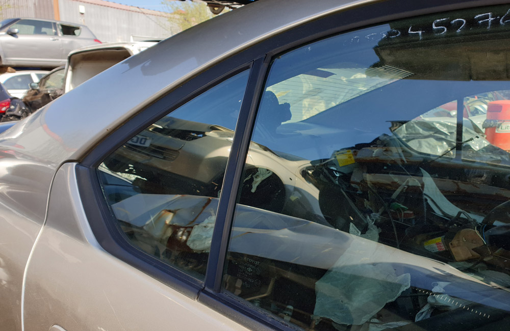 Toyota Prius Hybrid Quarter window glass driver side rear